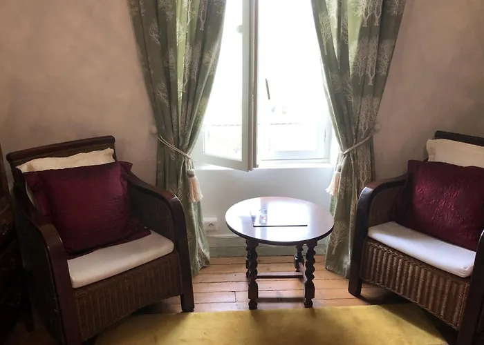 La Maison De Lavande Queaux